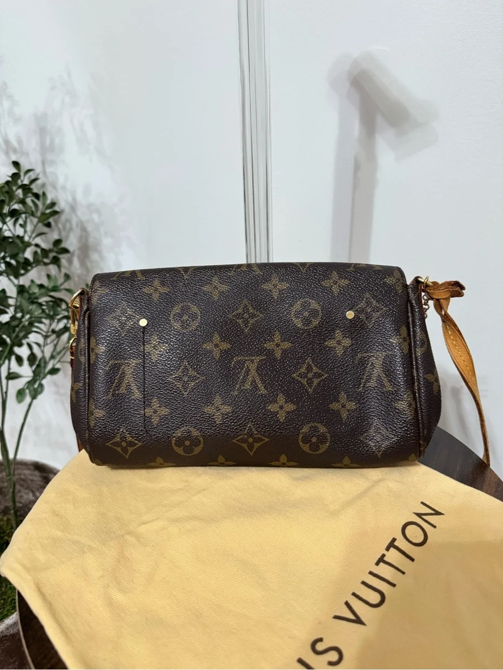 Louis Vuitton Favorite PM – Made in France (2013) with Authentic Dust Bag!